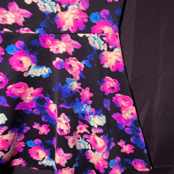 Total Girl Sz M (10/12) Black Fit Flare Multi Color Floral Knee Length Dress (D) - Picture 3 of 8